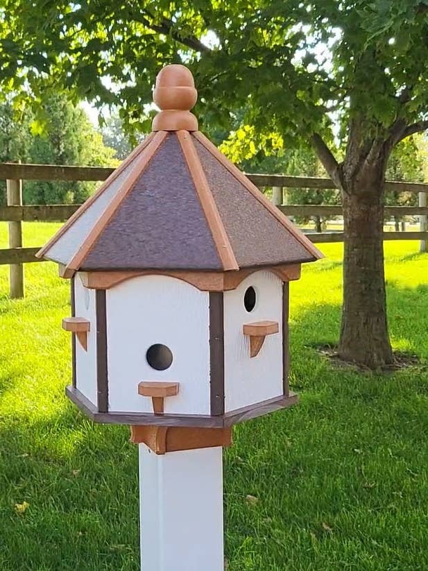 Maison Birdhouse Amish en polyéthylène fabriquée à la main, très grande, résistante aux intempéries, avec 6 compartiments de nidification pour la vente par Better Crafter