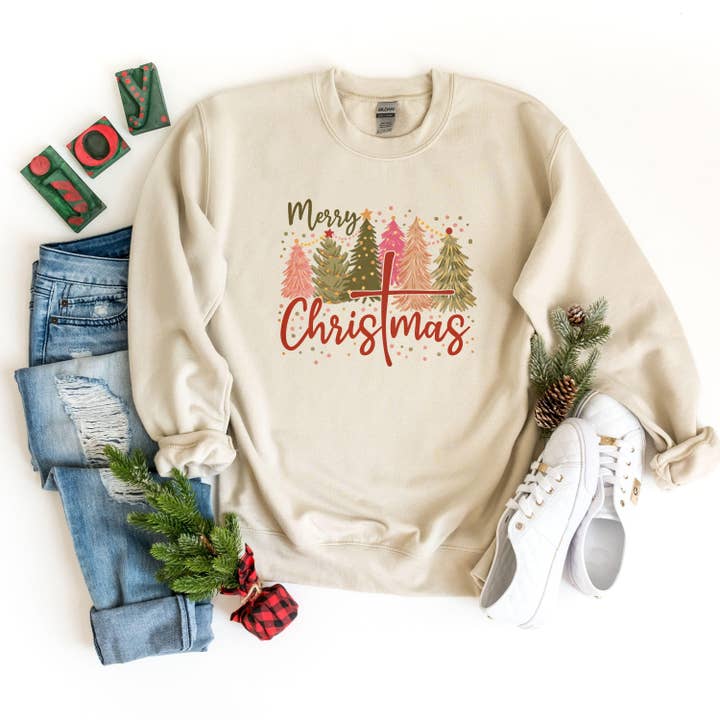 Sweatshirt Joyeux Noël avec Arbres, Sweatshirt Bohème Joyeux Noël avec Arbres, Arbres de Noël Éclatants, Sweatshirt de Noël, Sweatshirt de Noël pour la vente par DONNA SHIRTS