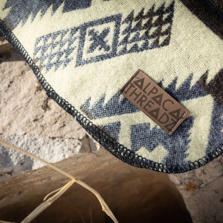 Alpaca Threadz - Wholesale Throw Blanket - Andean Alpaca Wool Blanket - Slate - Black/Grey/Cream