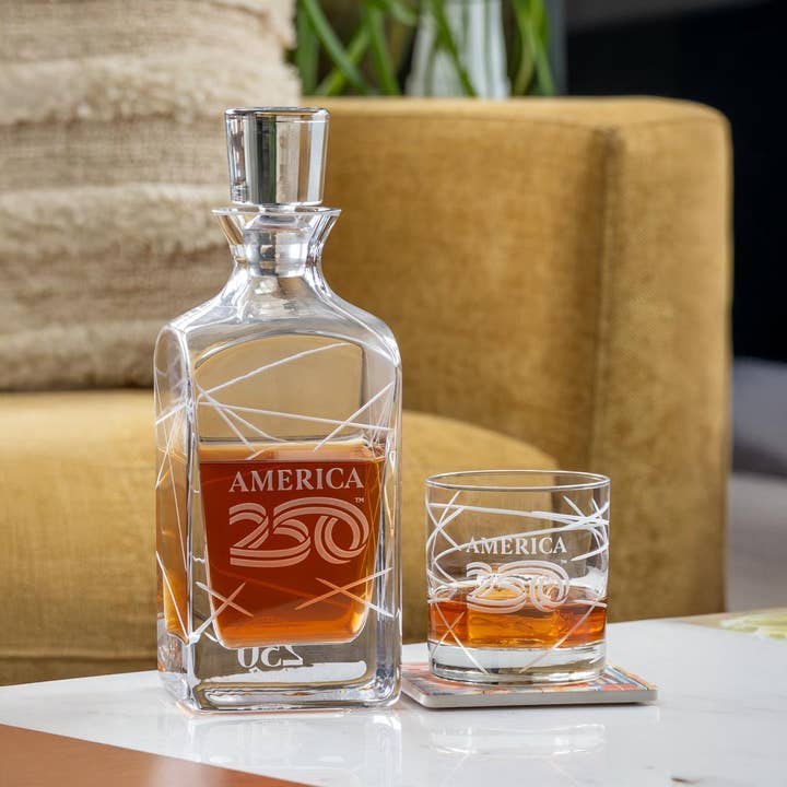Coffret Cadeau America250™ Longitude 3 Pièces | Carafe à Whisky et Verres à Whisky pour la vente par Rolf Glass