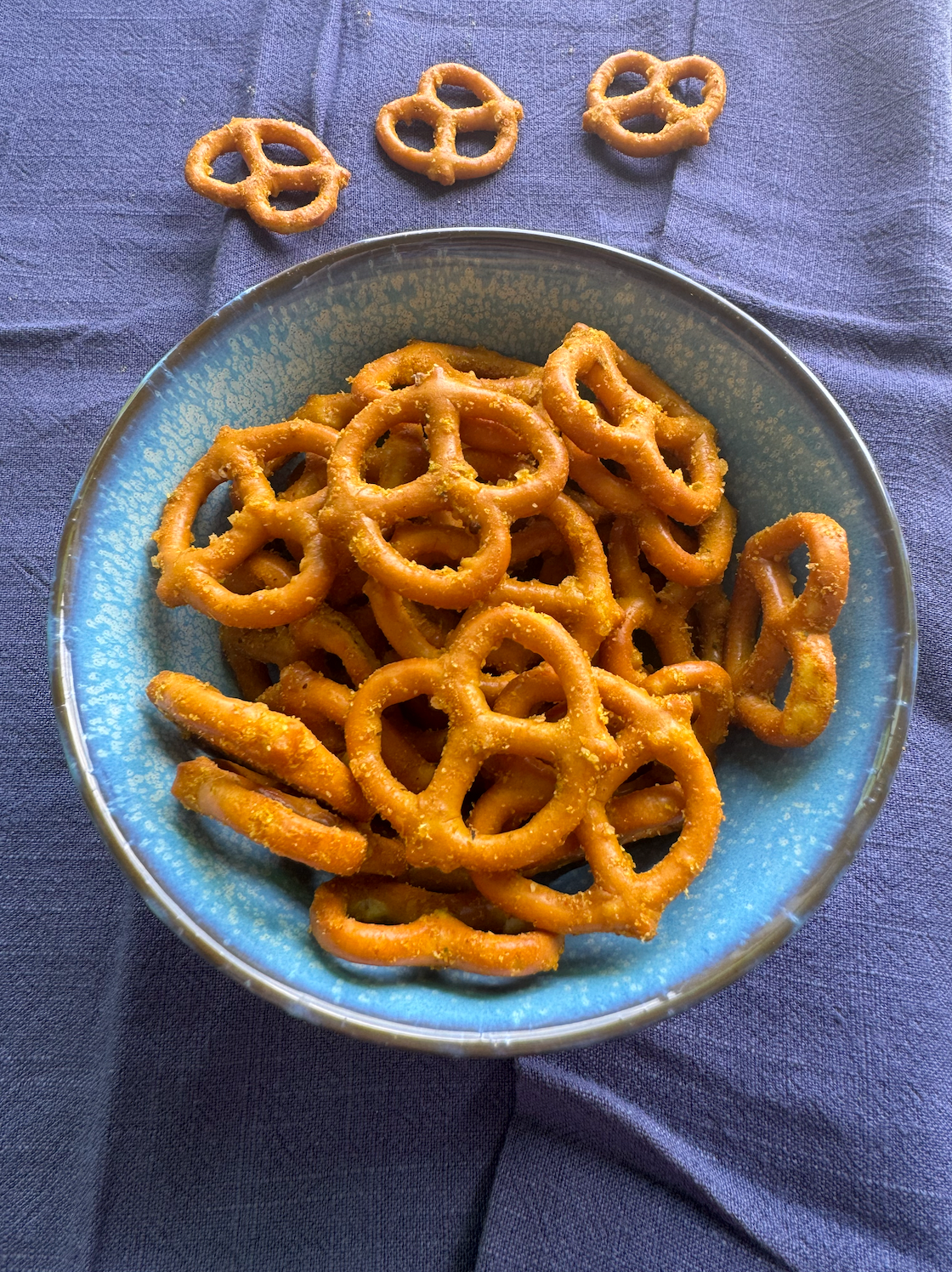 Savor by Suzie - Wholesale Pretzels - Roasted Garlic & Herb Grain Free Pretzels 5oz5