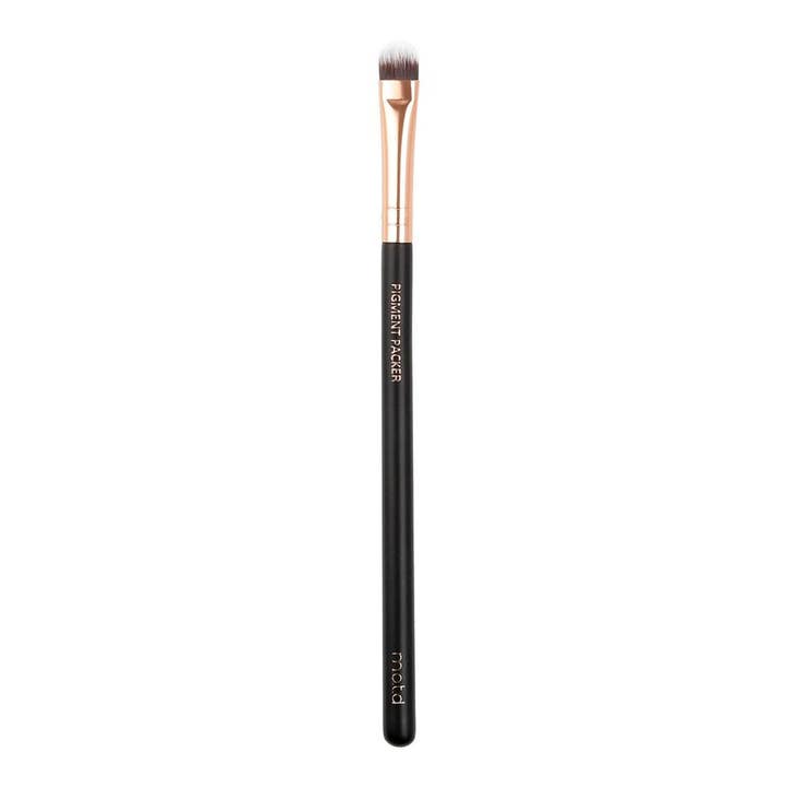 The Pigment Packer Small Shader Brush for wholesale by MOTD Cosmetics
