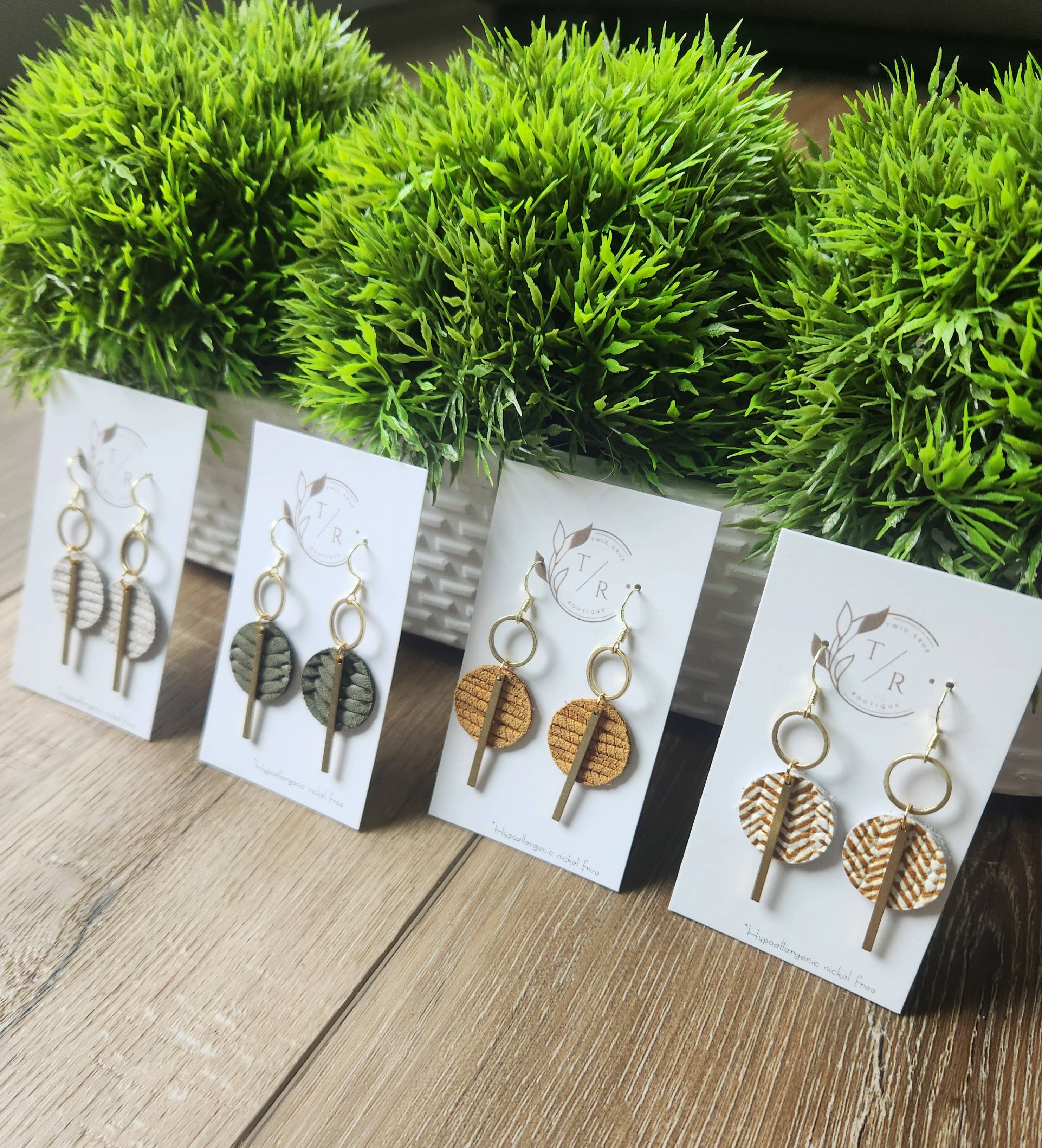 Twig & Rue boutique - Vente Boucles d'oreilles pendantes - mini-Jude | Boucles d’oreilles en cuir véritable, nouvelles couleurs6
