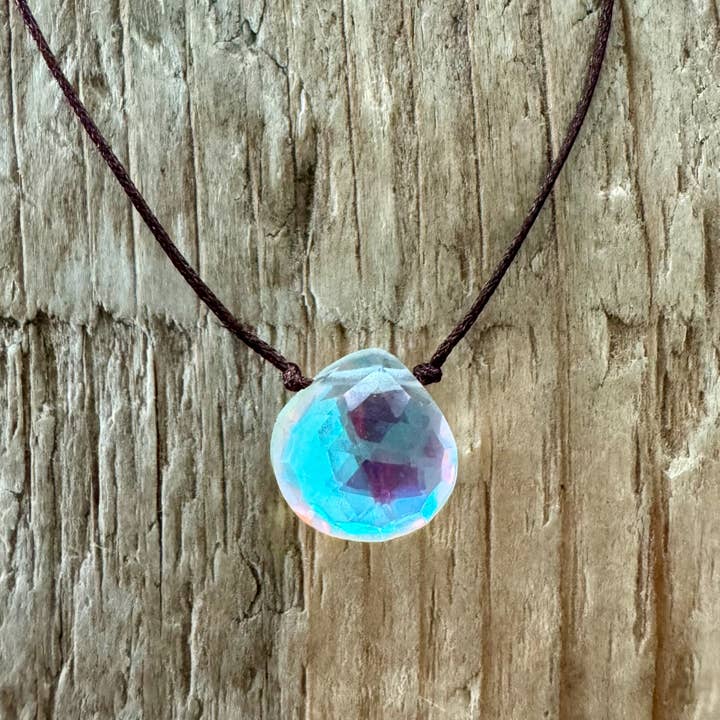 Cordón de cuarzo arcoíris en forma de gota en forma de corazón, esperanza, creatividad y suerte para venta al por mayor de Pink Moon by Tabitha