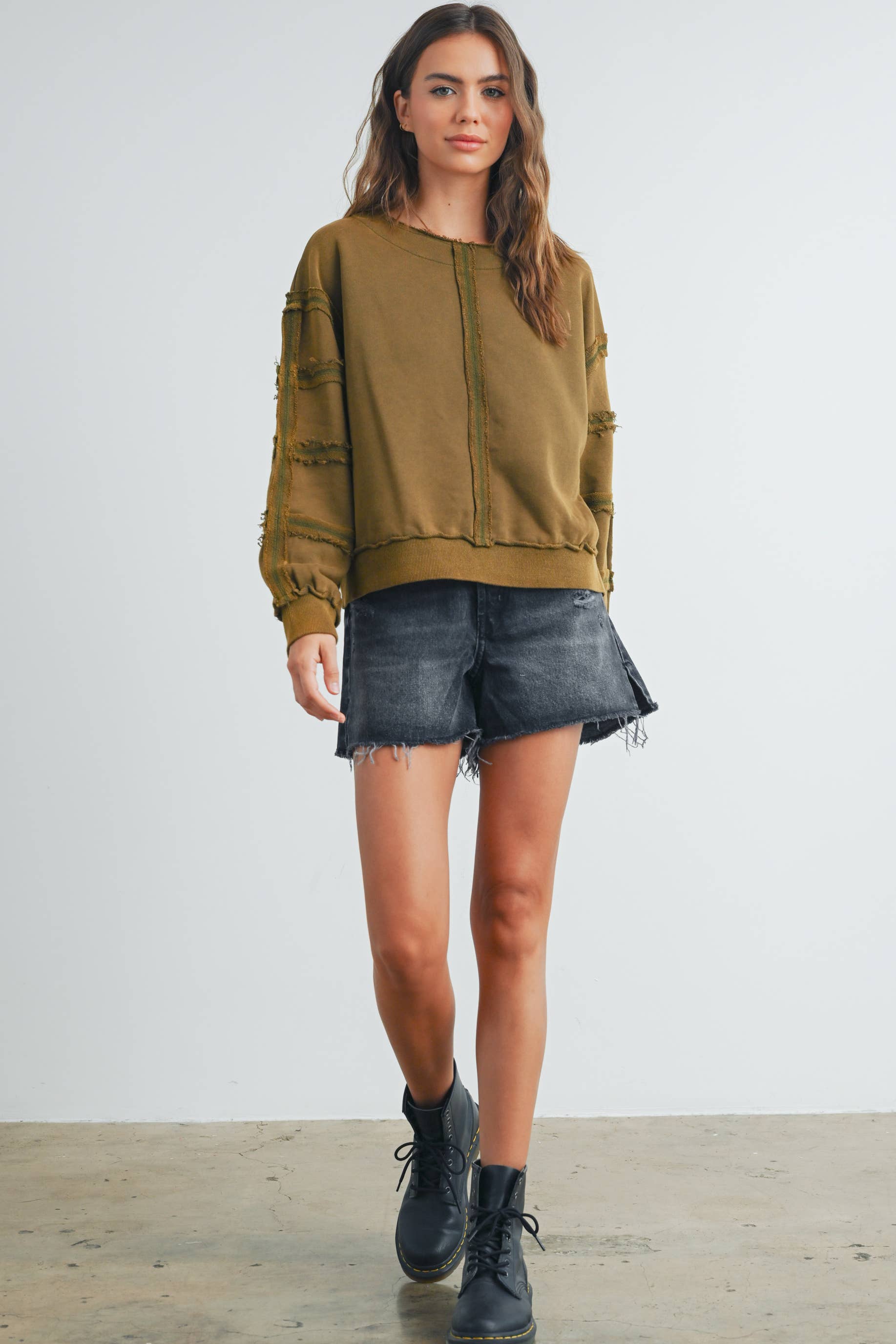 BUTTERMELON - Wholesale Sweatshirt - Women's - Washed French Terry Round Neck Pullover - BMT73019