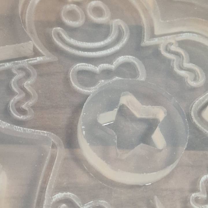 Mr Resin - Wholesale Chocolate/Candy Mold - Hanging Gingerbread Ferrero Rocher / Lindt Holder Silicone Mould1