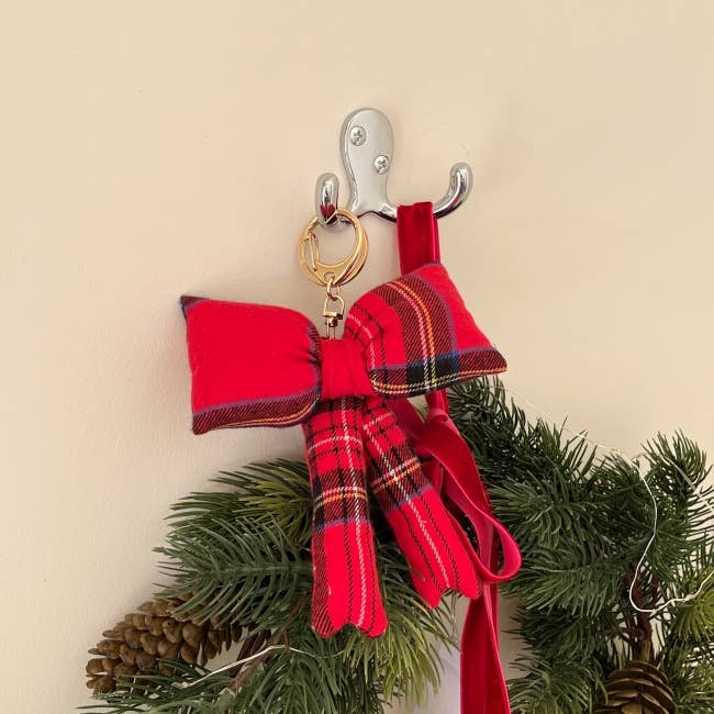 MOND HAUS - Wholesale Keychain - Women's - December Keychain | Holiday Tartan Plaid Big Ribbon Charm10