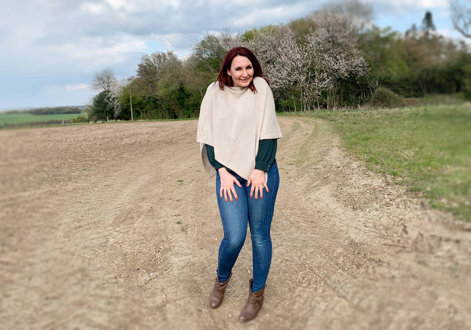 Creatico - Wholesale Poncho - Women's - House of Conti Firenze Cashmere Blend Italian Poncho Regular39