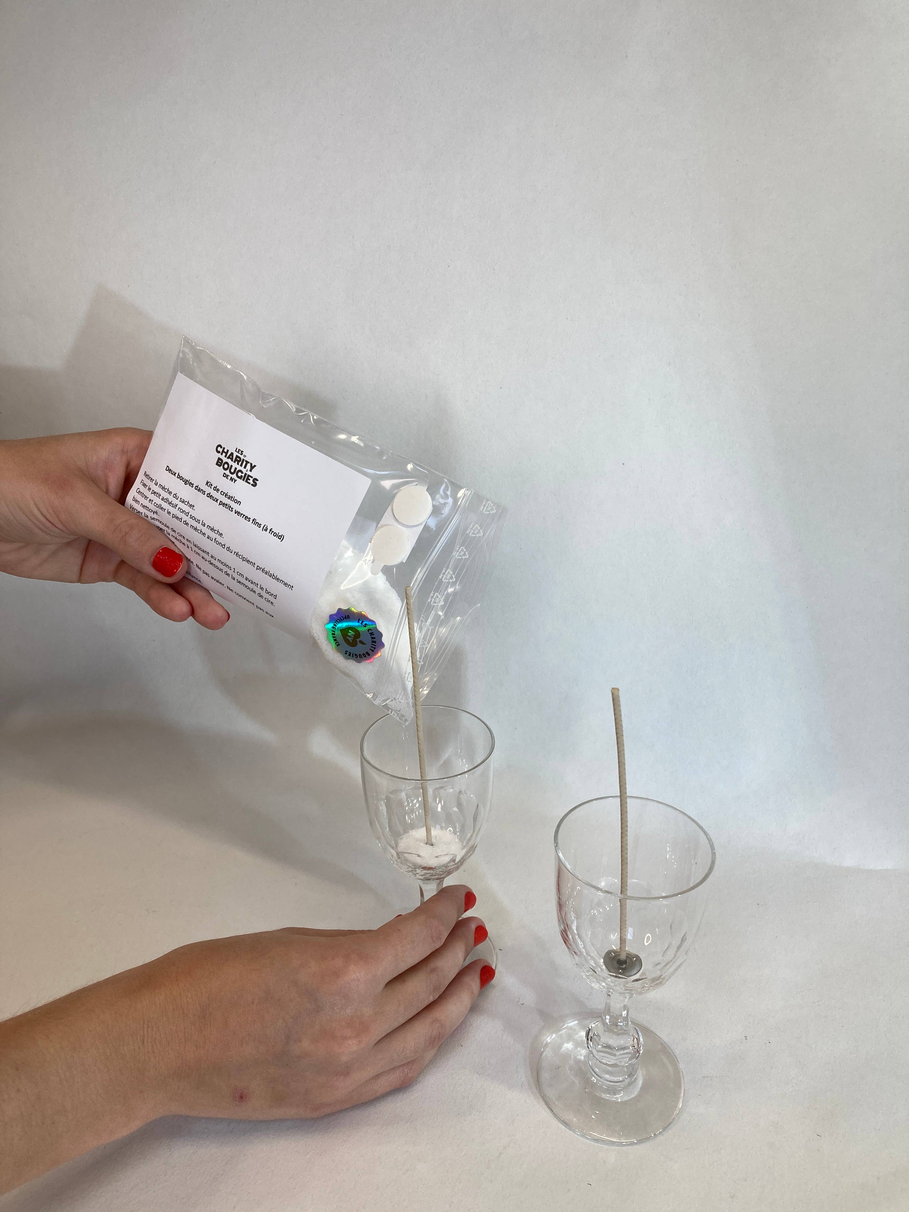 CHARITY BOUGIES DE NY - Wholesale DIY Craft Kit - Kit to create two candles in two pretty refined glasses
4