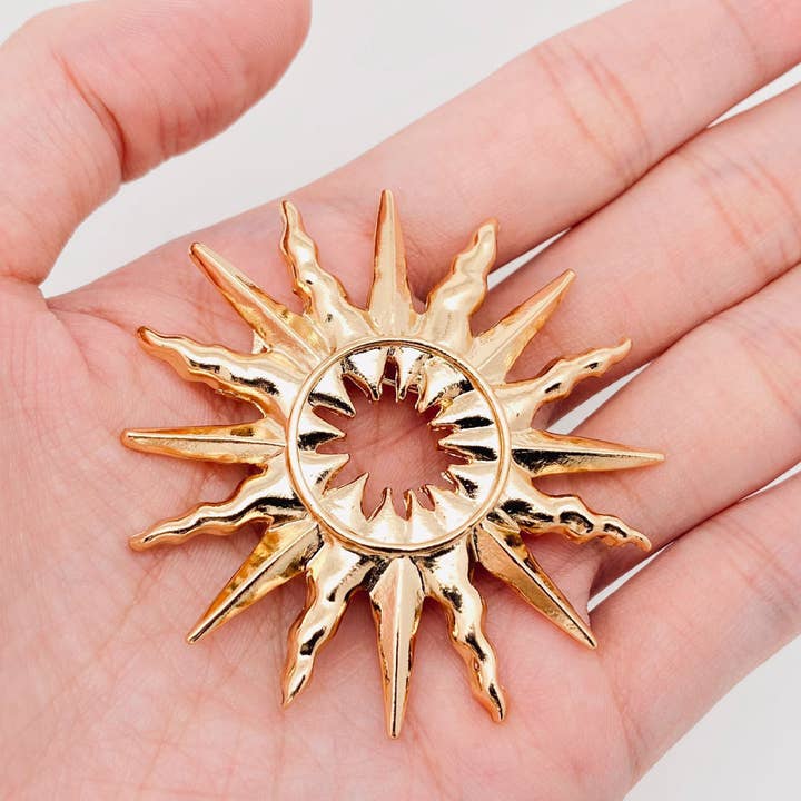 Mio Queena - Wholesale Brooch - Vintage Metal Hollow Sun Brooch