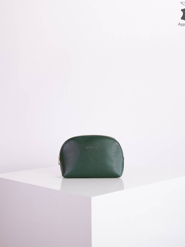 nuuwaï - Petite trousse de maquillage végane - LINDI S vert émeraude pour la vente par nuuwaï