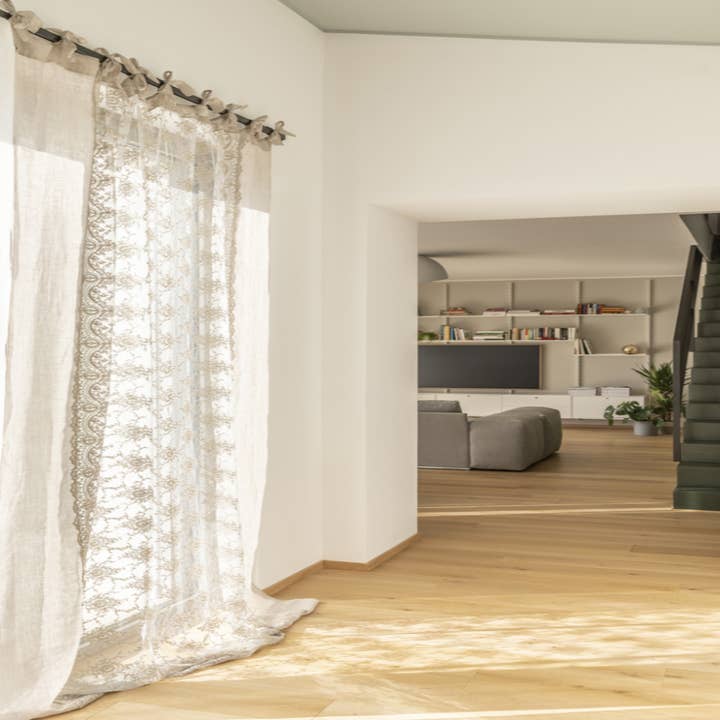 Korintisk intarsiatält central för wholesale av Chez Moi