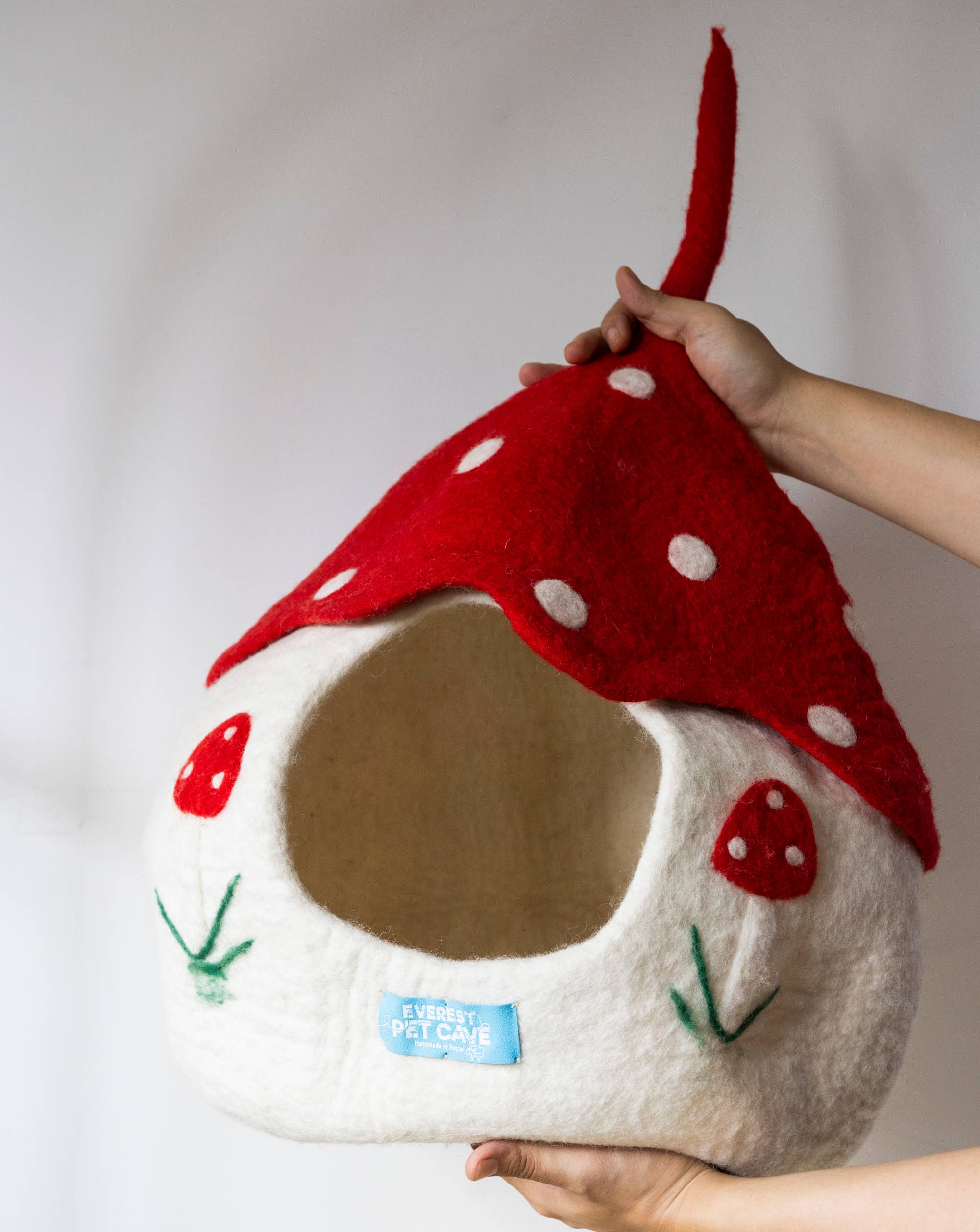 Everest Pet Supply & Gifts - Vente Panier – chat et chien - Grotte pour chat design gnome, feutrée à la main en laine 100 % pure1