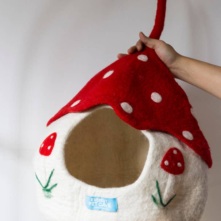 Everest Pet Supply & Gifts - Wholesale Pet Cave - Cat/Dog - Cat Cave Gnome Design, 100% Wool, Felted, Handmade1