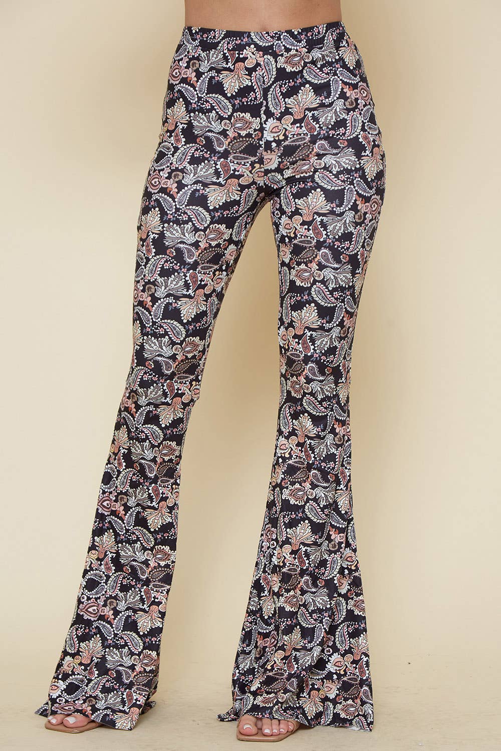 Saints & Hearts - Vendita all'ingrosso Pantalone - Donna - SIP6111L BLACK - RAZZI IN MAGLIA CON STAMPA PAISLEY1