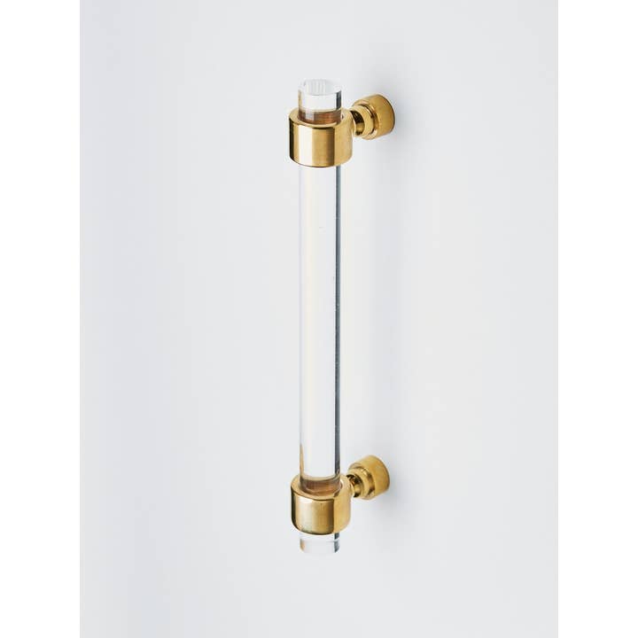 LuxHoldups – wholesale Knopp/Handtag – Smala handtag i lucite och mässing med kronformad bas för skåp8