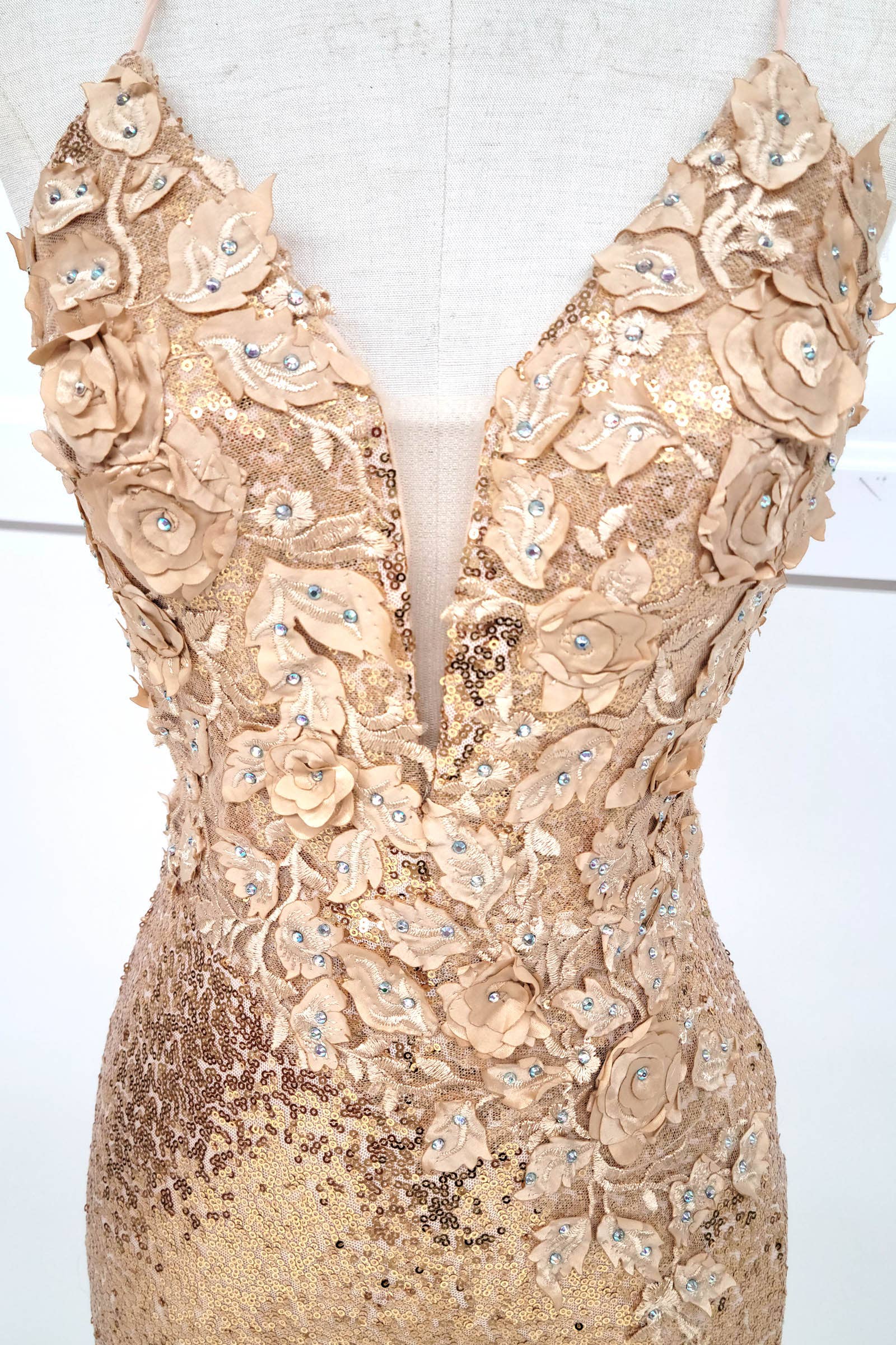 Chicas - Wholesale Jurk - Dames - Bodycon pailletten mini-jurk met bloemen en bandjes C80723