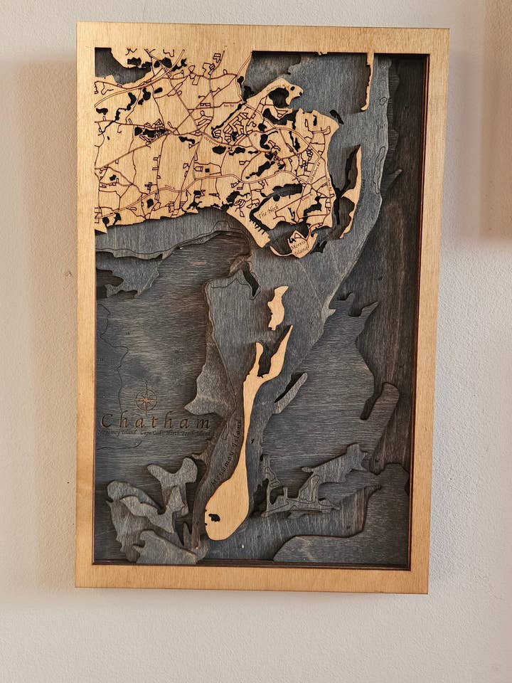 Chatham, Massachusetts | Holzkarte für den Großhandel von Coastal Carve Engravings