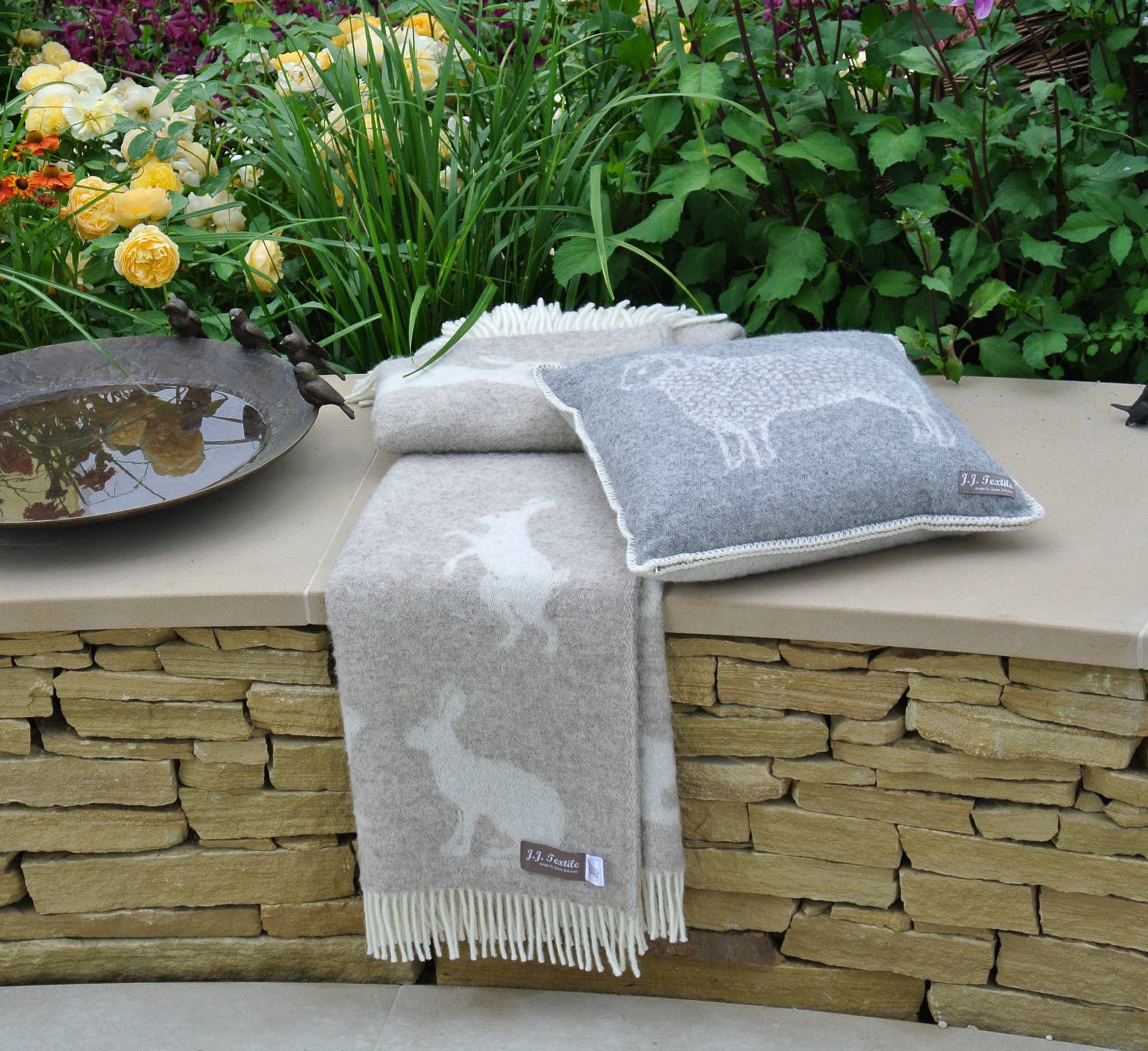 JJ Textile – wholesale Throw blanket – Hares Soft Brown Pure Wool Throw5