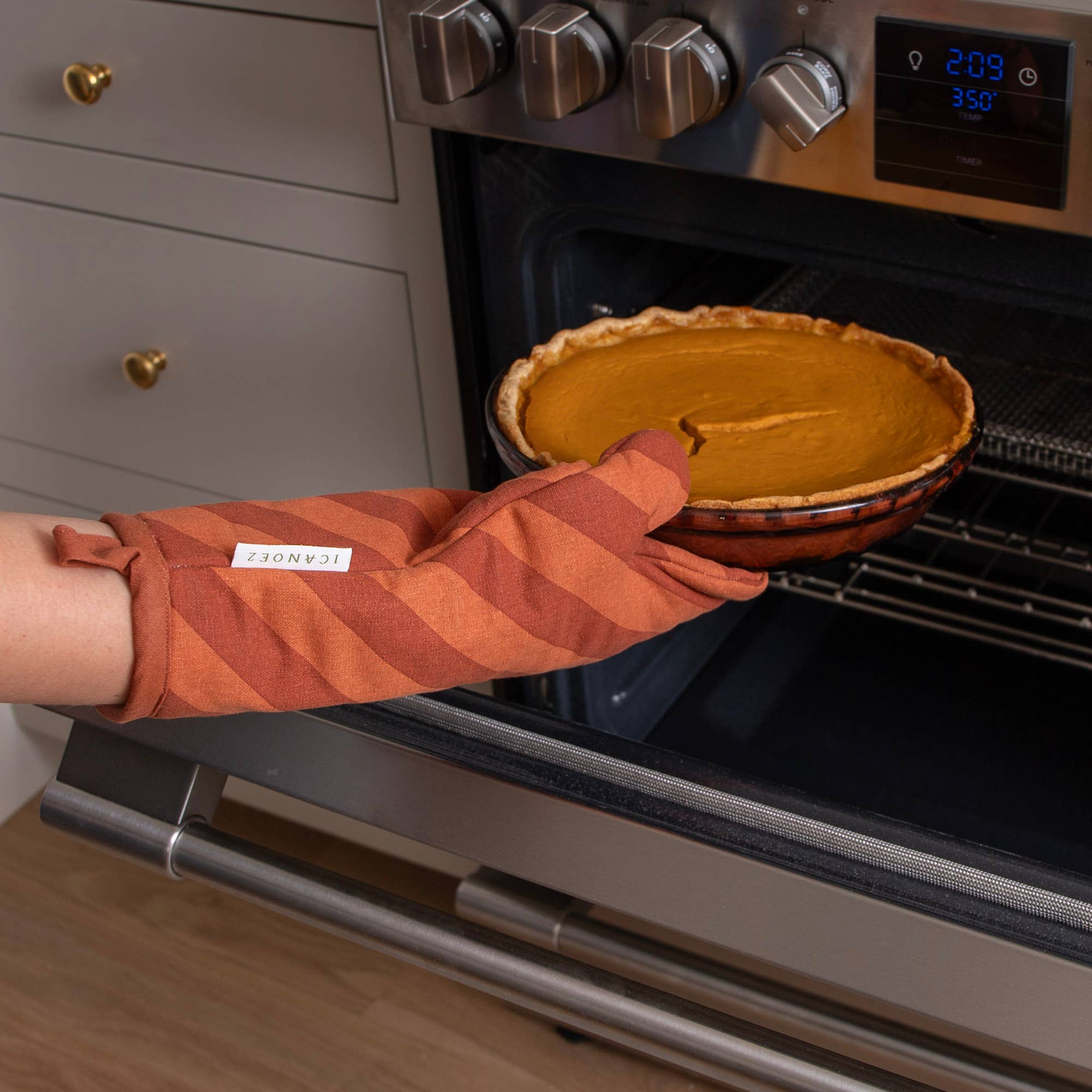 1canoe2 | One Canoe Two Paper Co. - Wholesale Oven Mitt/Pot Holder - Pie Pot Holder Set2
