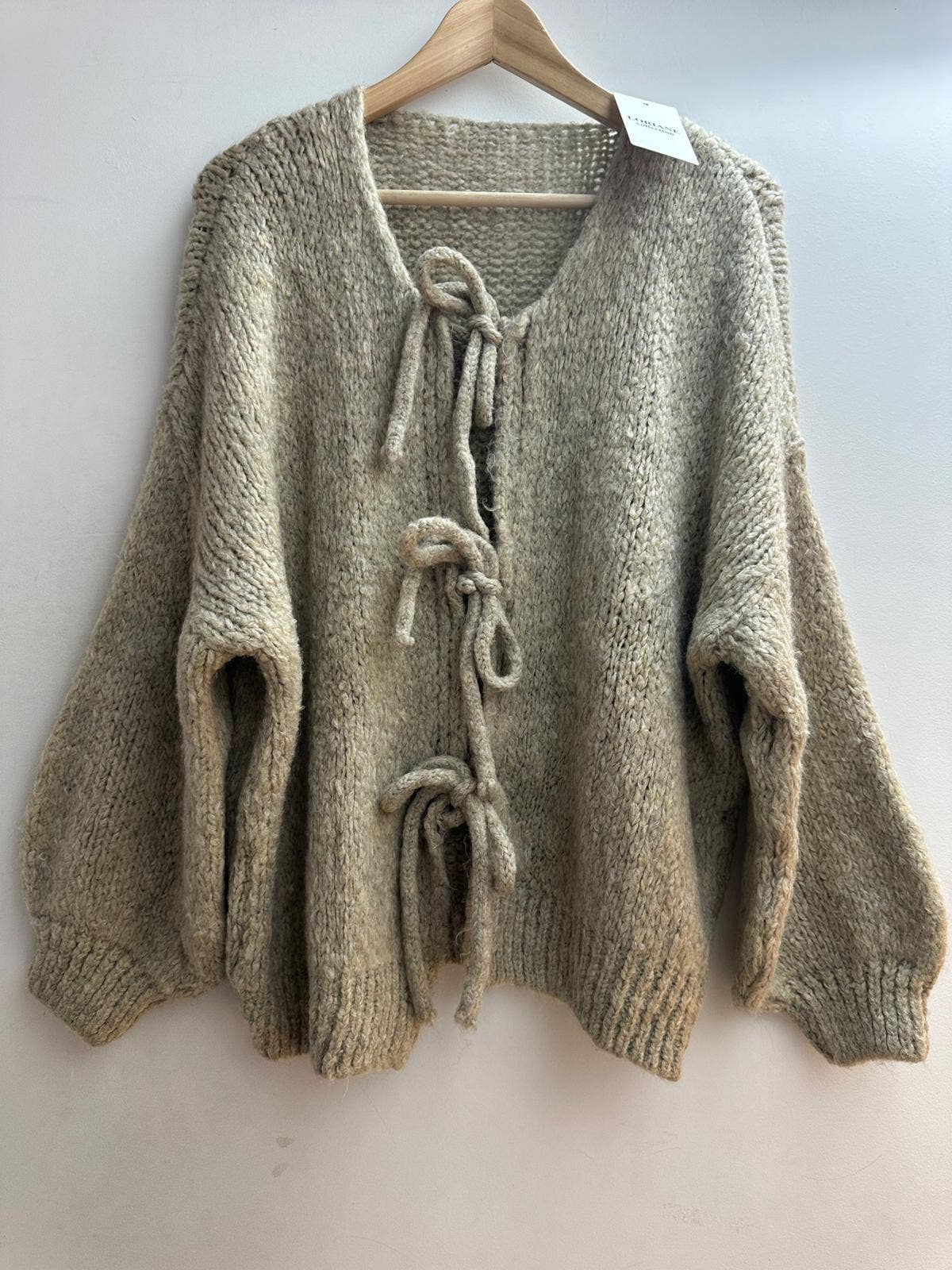 LORIANE - Wholesale Cardigan - Women's - 24618 Wool vest with laces one size16