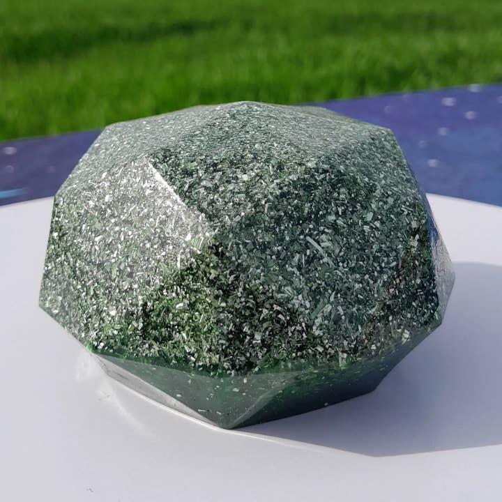 Mundo Orgon - Wholesale Spiritual Stone/Crystal - Green Orgonite Dome - Energy Transmuter3