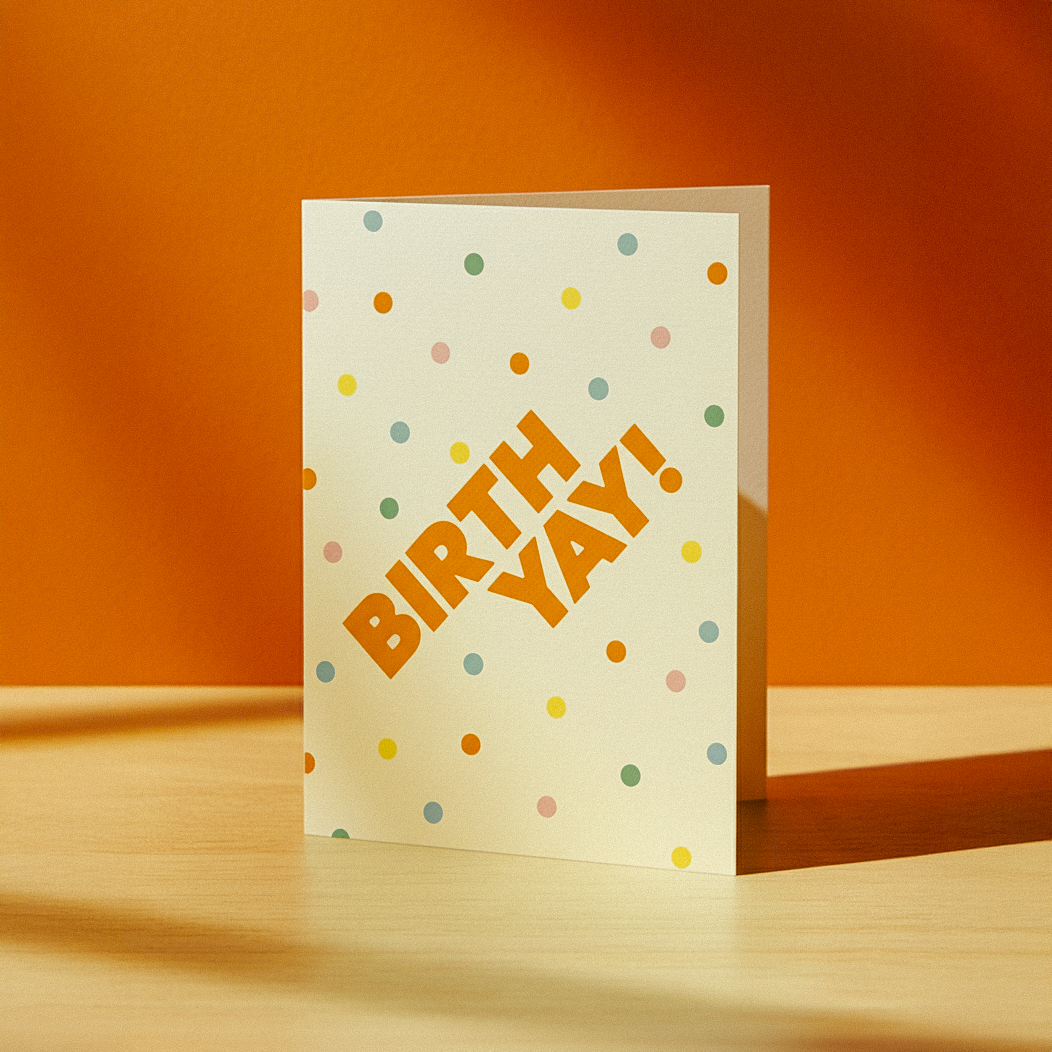 paper&stuff - Vente Cartes d'anniversaire - Carte d'anniversaire Birth-Yay – Célébration de confettis colorés1