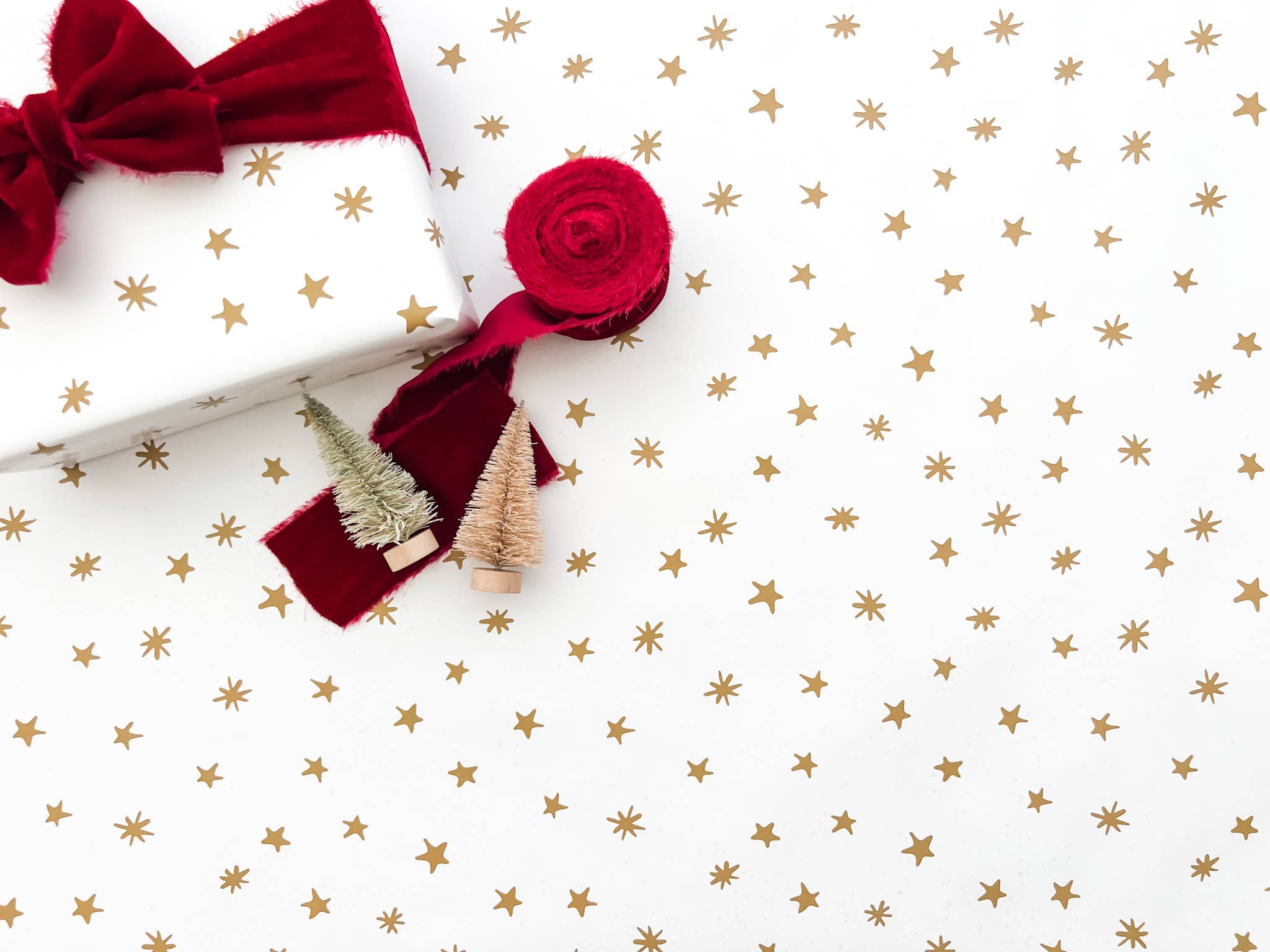 Trim & Twine - Wholesale Wrapping Paper Roll - Star Christmas Wrapping Paper Roll0