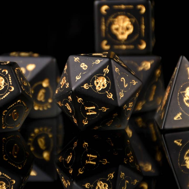 Set di Dadi in Vetro Nero Ghiacciato Moonchild per la vendita all'ingrosso da parte di Misty Mountain Gaming