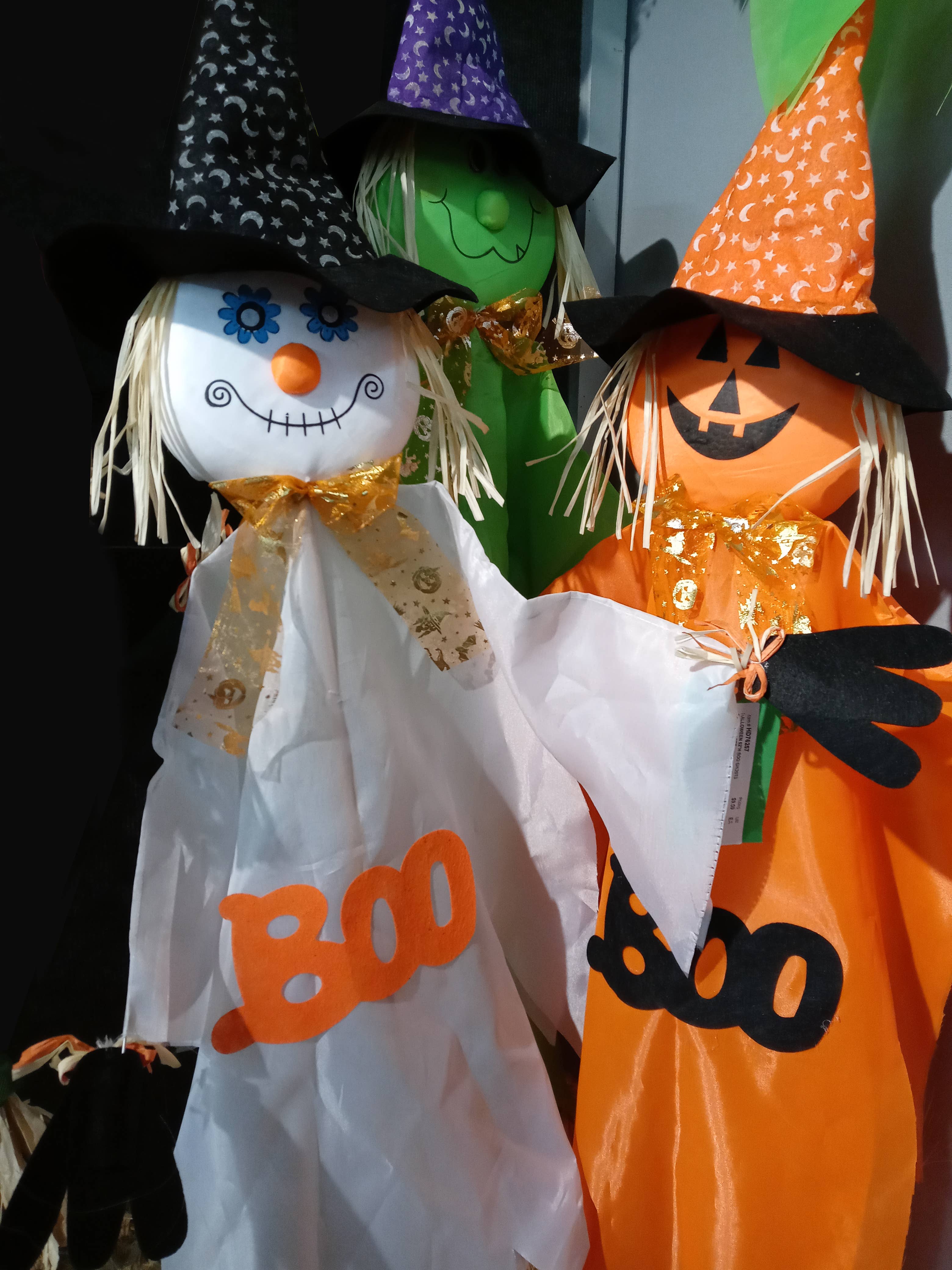 Jacobson - Wholesale Craft Supplies - 52"H Assorted Halloween Ghosts On Sticks2