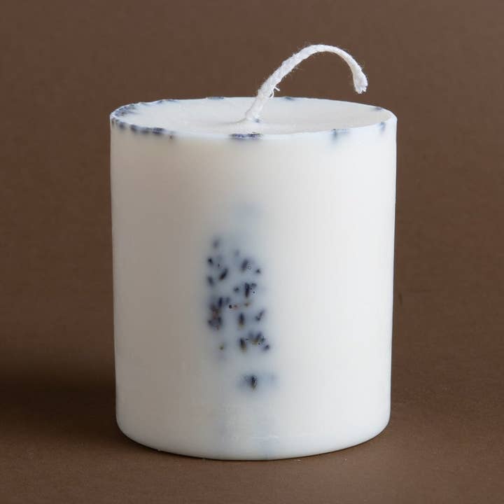 LAVENDER PILLAR CANDLE for wholesale by the MUNIO