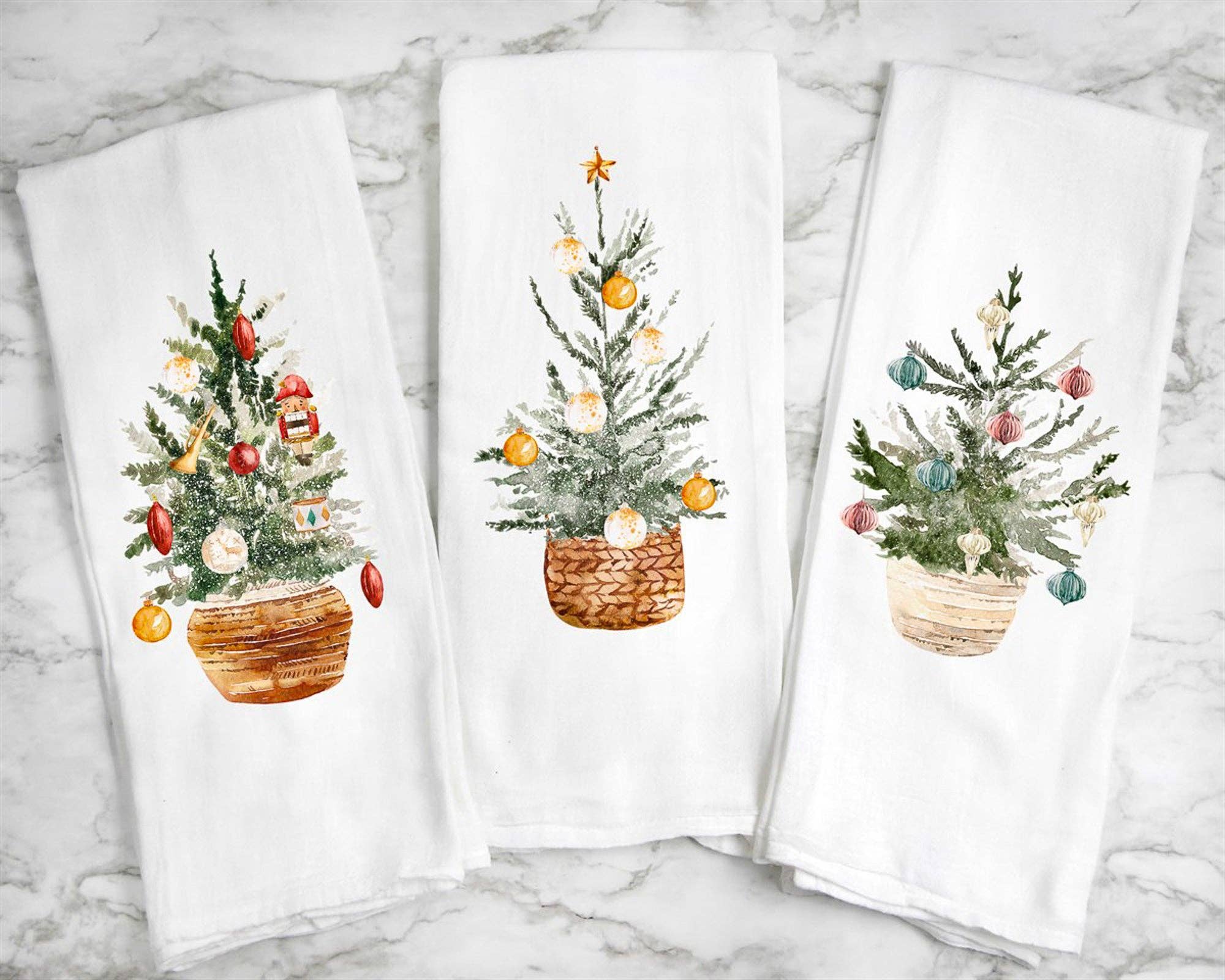 Peach Closet - Wholesale Tea Towel - Christmas Tree With Pink & Blue Ornaments Tea Towel1
