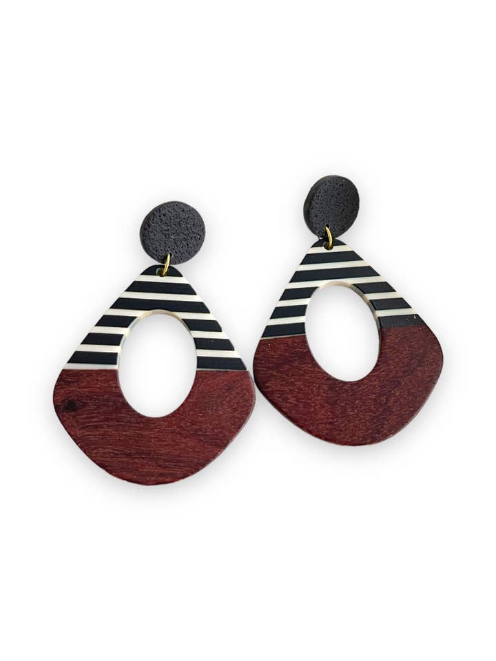 HÅNDLAVET - Emily Polymer Clay x valnød træ ørering for engroshandel hos Cherry Casa