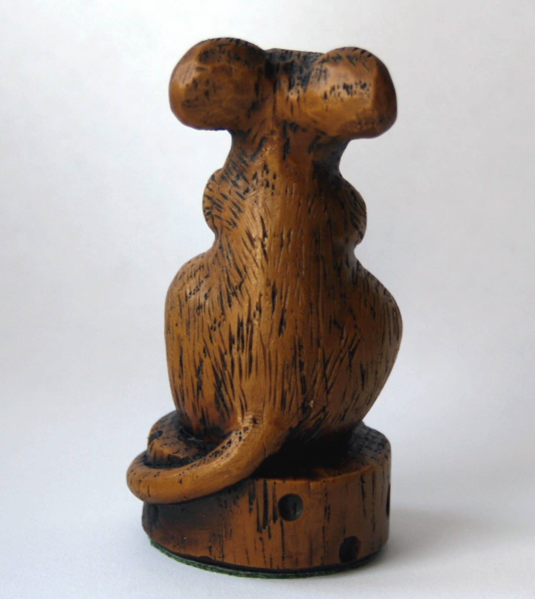 Oakapple Designs Ltd - Wholesale Decorative Figurine - Church Mouse Praying On Cheese Reproduction carving ornament4