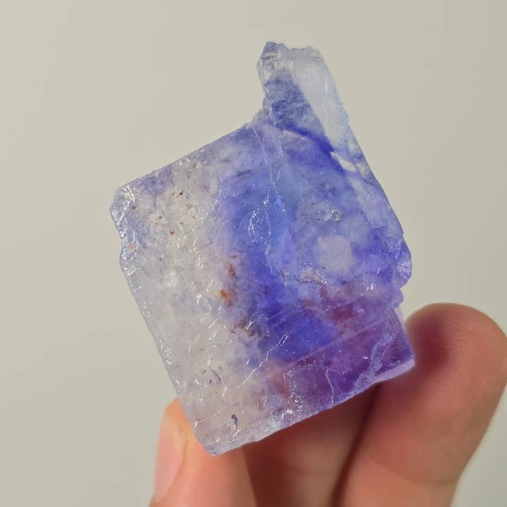 Halite bleue ~ Cristaux bruts ~ Spécimens minéraux pour la vente par Aquamarine Daydream Wholesale