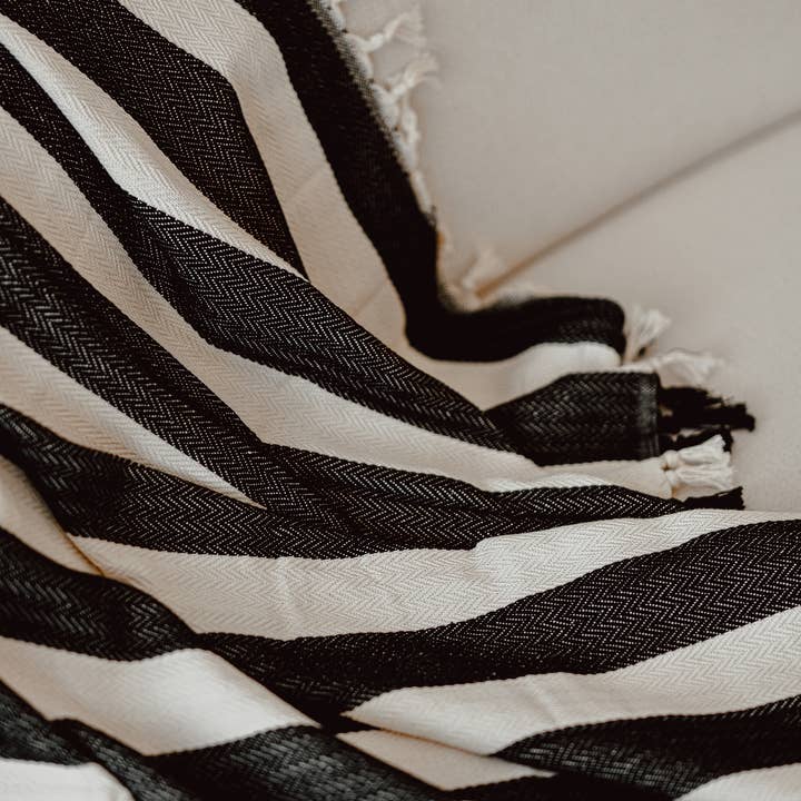 Moa - Wholesale Throw Blanket - Black Striped Cream Throw blanket & Bedspread