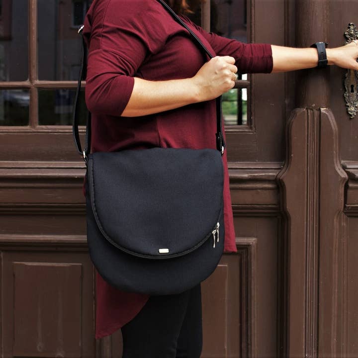 bag crossbody bag / vegan bag / black schwarz dark for wholesale by Manufaktura MMS