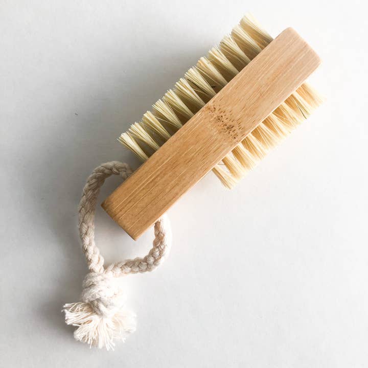 Smile Boutiques - Wholesale Nailcare Set - Double Sided Bamboo Nail Brush - Natural Sisal Bristles3