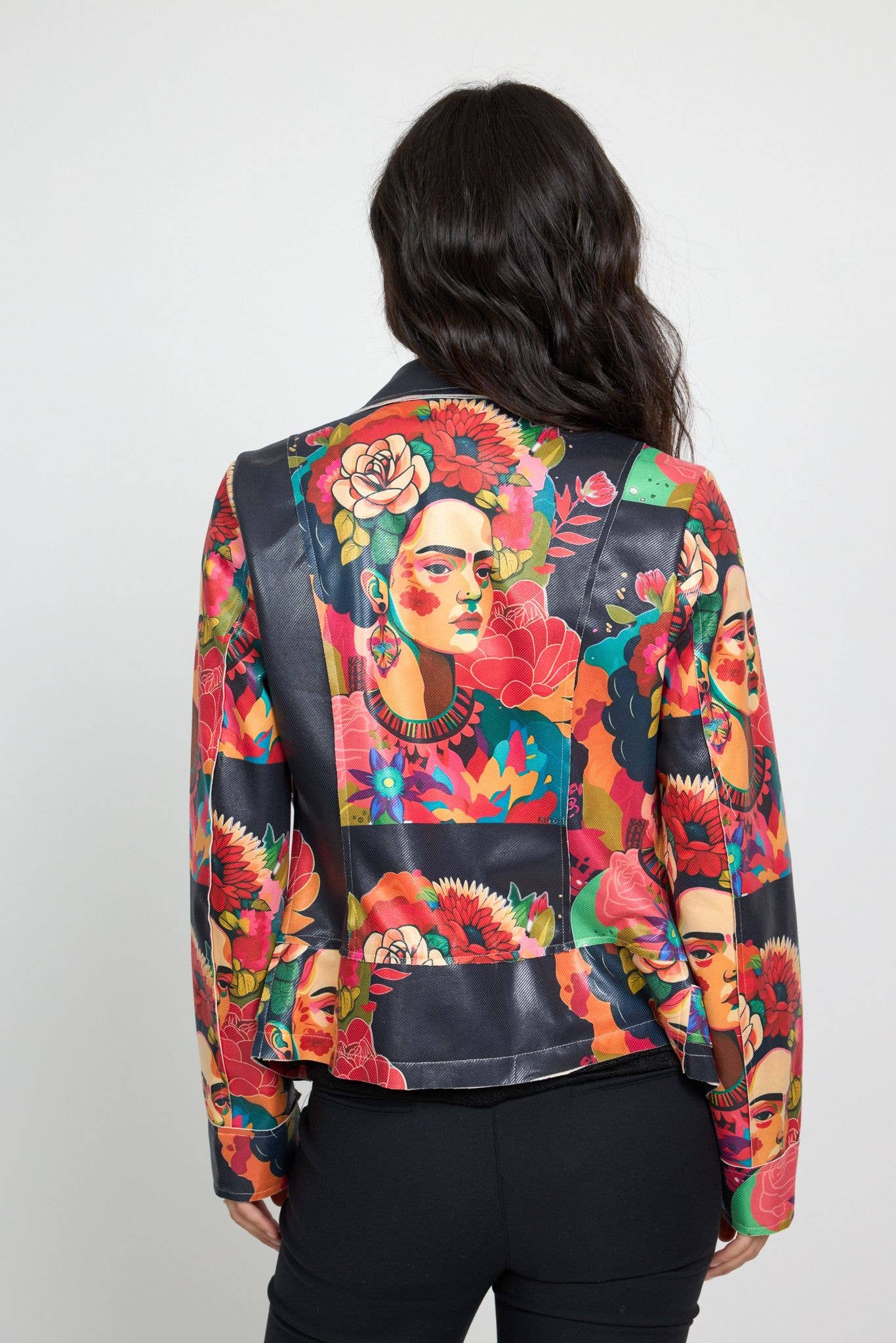 SWEET MAGIC MODA Y COMPLEMENTOS – wholesale Jacka - Dam – TRYCKT JACKA MED ANSIKTE I LÄDERIMITATION2