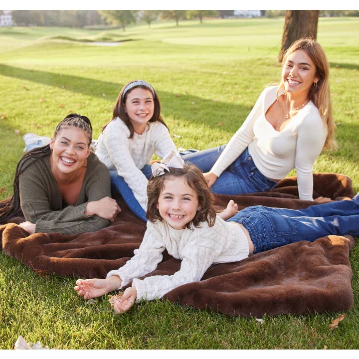 Pretty Rugged - Wholesale Throw Blanket - Waterproof Windproof Outdoor Blanket | Pretty Rugged19