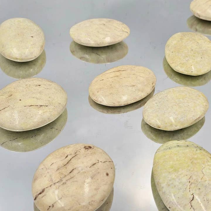 Distinction Crystals - Wholesale Spirituele steen/kristal - Serpentine/Healeriet kristallen palmstenen