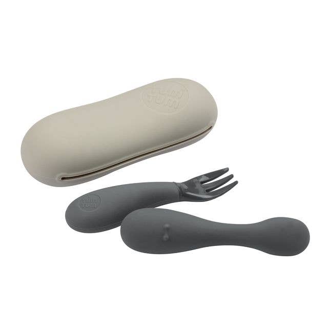 Juego de cubiertos de silicona para bebés Tum Tum con funda, color gris para venta al por mayor de Hippychick