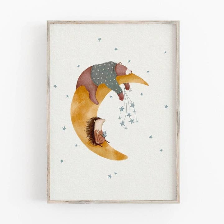 Grappige Berenkunstprint voor Kinderen - Maan en Sterren Kinderkamerdecoratie voor wholesale door Urchin Bay