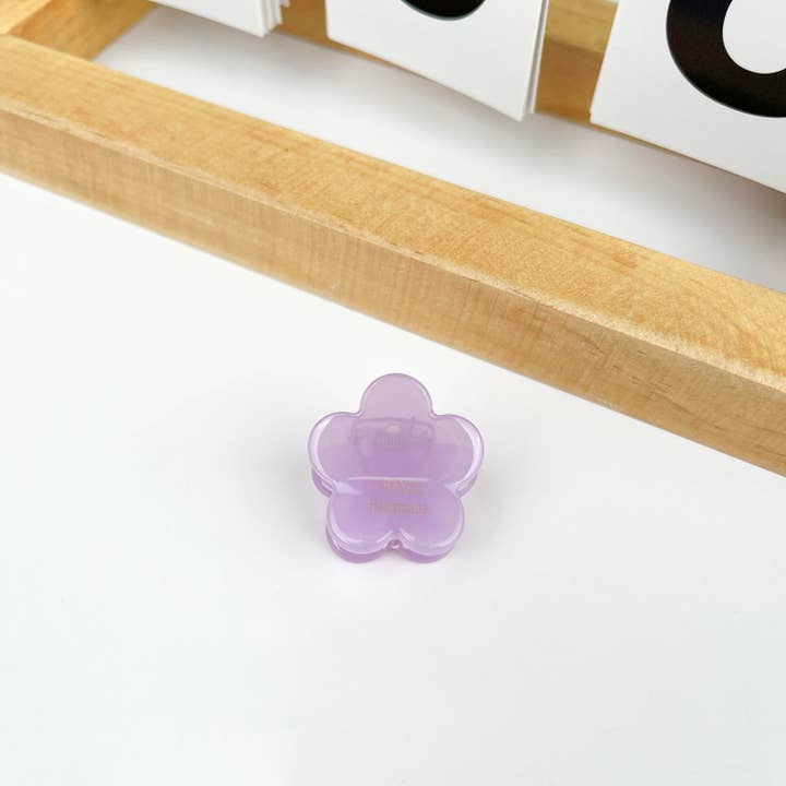 mildstyles - Wholesale Hair Clip - Women's - Mini Solid Flower Hair Claw Clip7