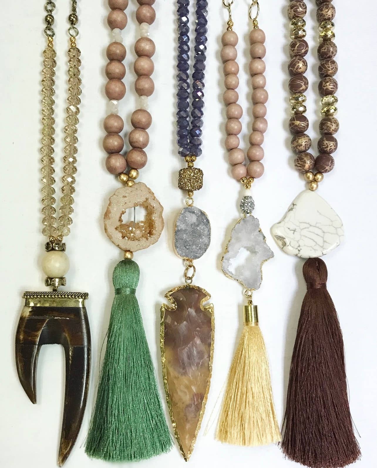 Tweeds and Beads - Venta al por mayor Collares con colgantes/abalorios - El Izzy0