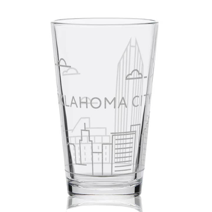 Verres à bière gravés de 16 oz à OKLAHOMA CITY, OK SKYLINE pour la vente par LumEngrave