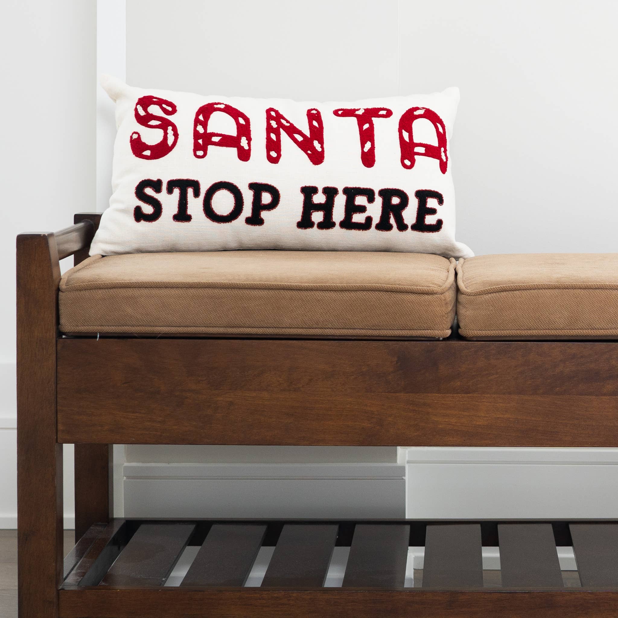 Elsie & Zoey – Großhandel Lendenkissen – Weihnachts-Lendenwirbelkissen, Motiv Santa Stop Here, 30,5 x 55,9 cm3