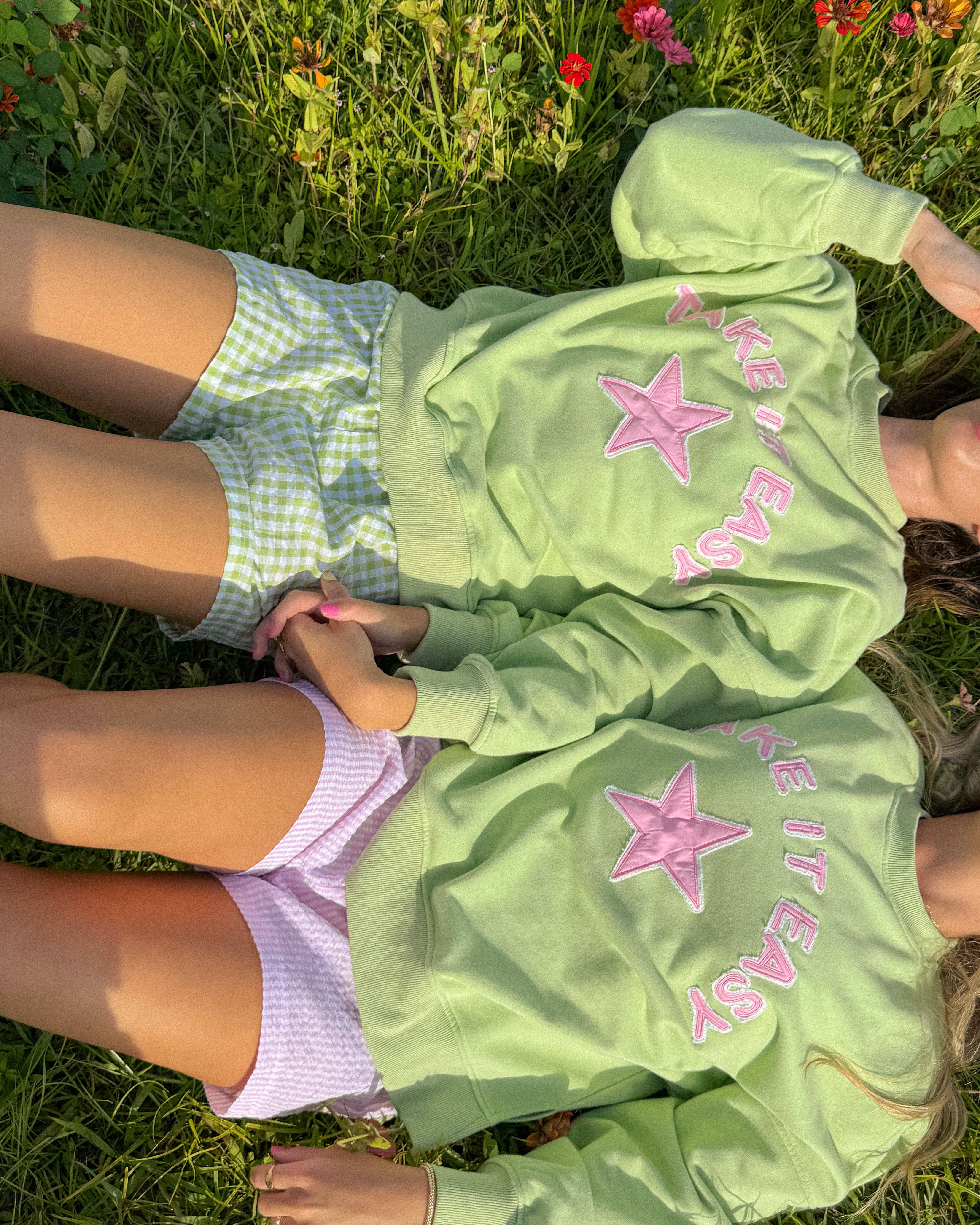 The Beach Club – Großhandel Sweatshirt mit Grafikdruck – Damen – Boxy-Crewneck "Take It Easy"3