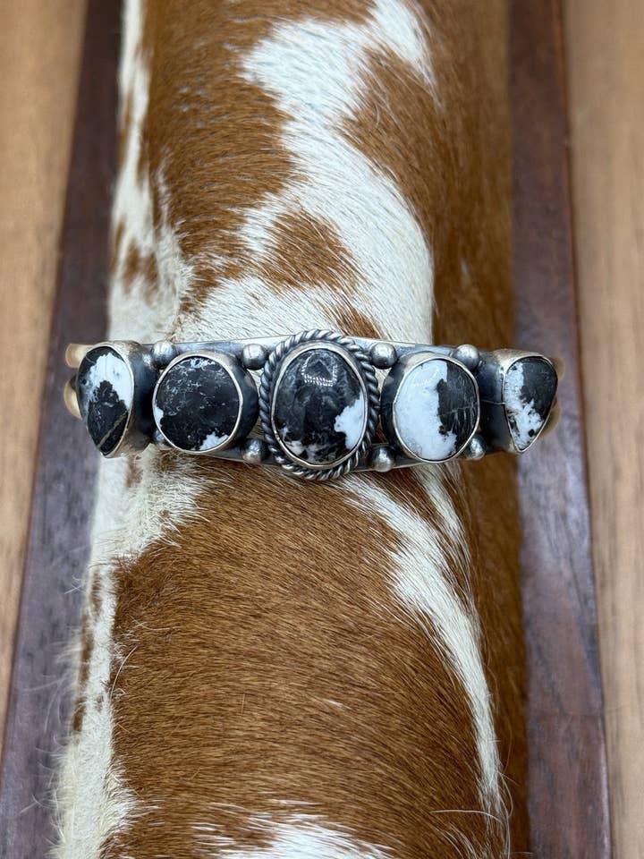 Pulseira Navajo Feita à Mão em Prata de Lei com Aglomerado de Pedra Branca Buffalo por atacado de Native City Jewelry