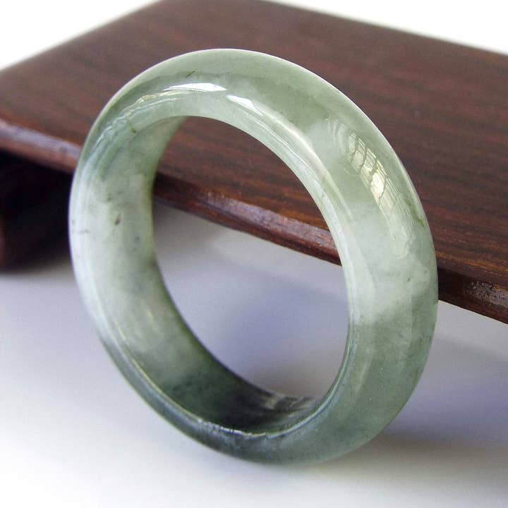 Bague en jade de jadéite naturelle givrée verte et blanche pour la vente par Vintagecollection888